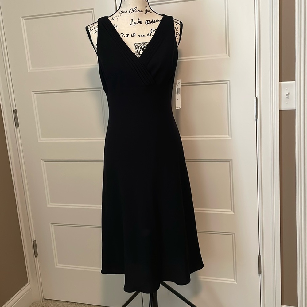 NWT Evan-Picone classic v-neck black dress size 10